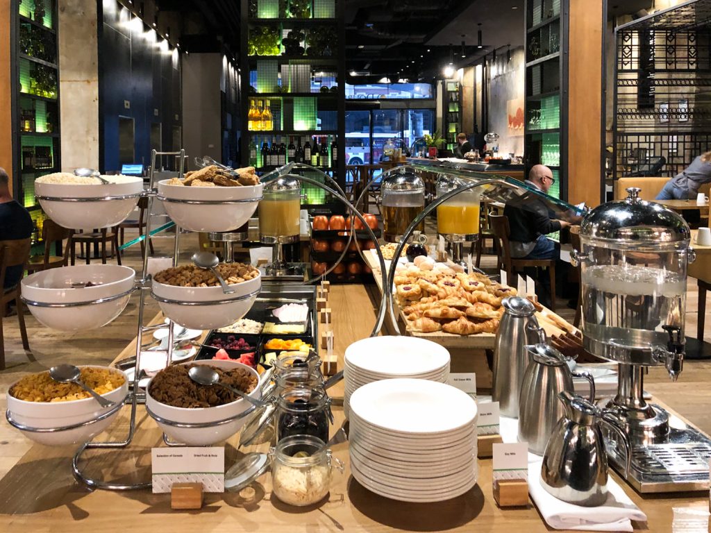 Hilton Restaurant Menu Melbourne 2 DoubleTree Hilton Melbourne breakfast selection 1024x768 1